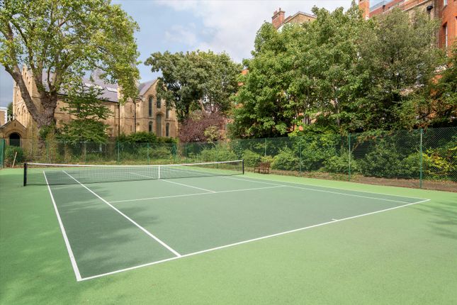 Flat for sale in Coleridge Gardens, Chelsea, London