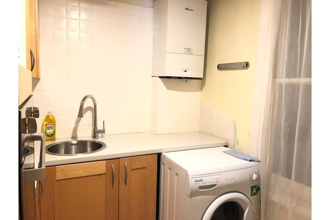 Minford Gardens, Shepherds Bush photo 5