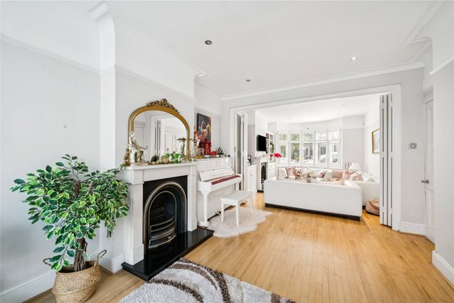 10, Medcroft Gardens, London photo 3