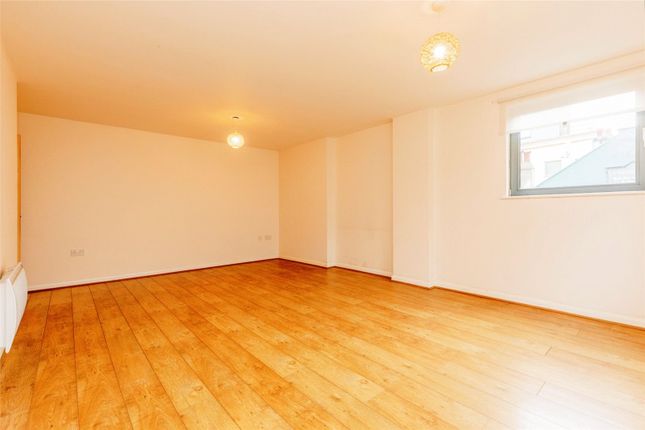 Flat for sale in Partition Street, Bristol