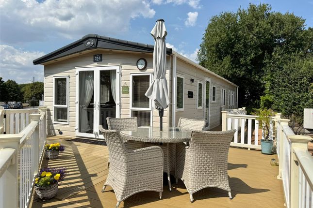 253 Seabreeze, Downton photo 2