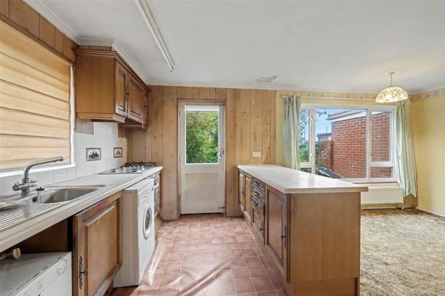 134 South Farm Road, Worthing photo 5