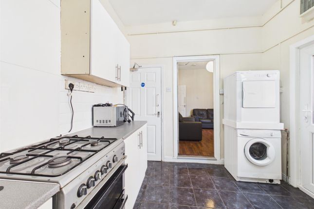 36, Queensland Avenue, Coventry photo 4