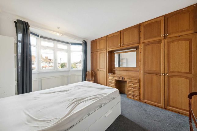 Property to rent in Valley Gardens, Colliers Wood, London