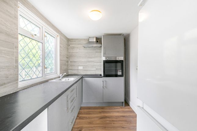 12, The Crescent, Chertsey photo 4