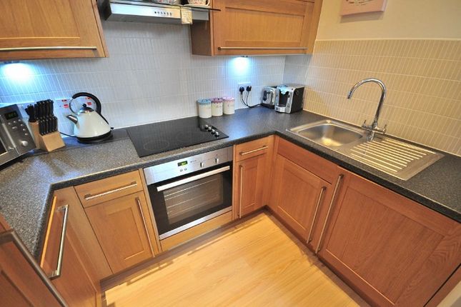 Apt 143, Manchester photo 4