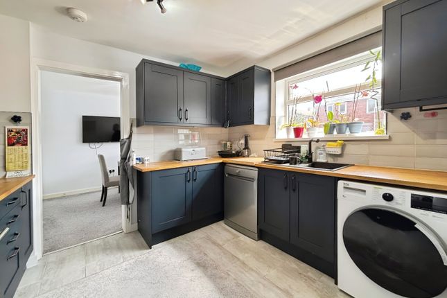 166 Galsworthy Road, South Shields, Tyne and Wear photo 5