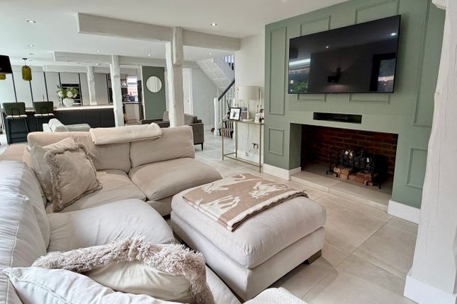 18, Youlden Drive, CAMBERLEY photo 4