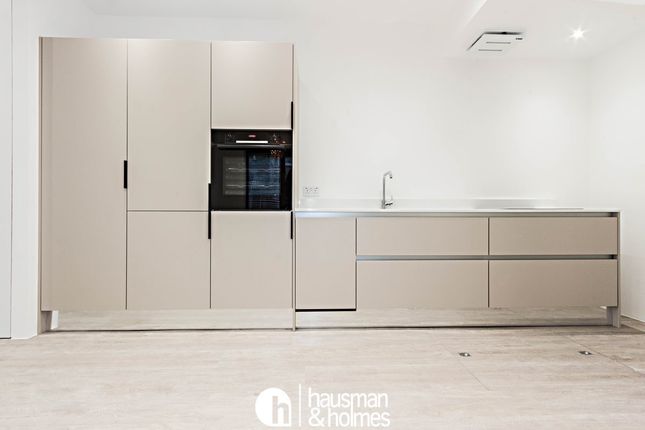 Flat 1,, Counting House, 9a Accommodation Road photo 2