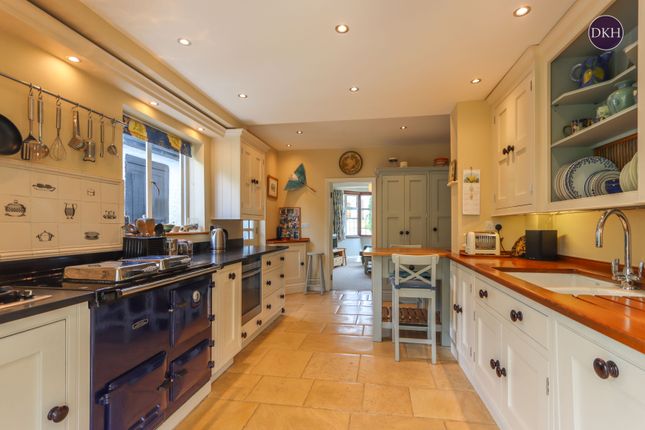 Detached house for sale in Hill Rise, Rickmansworth, Hertfordshire