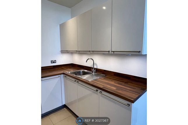 Apartment, Balfour House Forfar Road, London photo 3