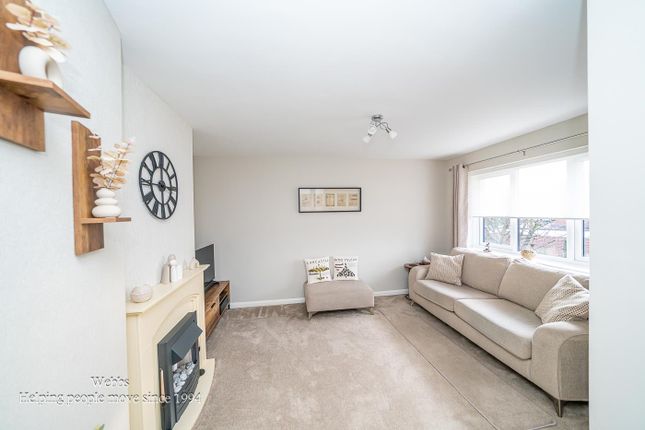 24, Hillside Close, Walsall photo 2