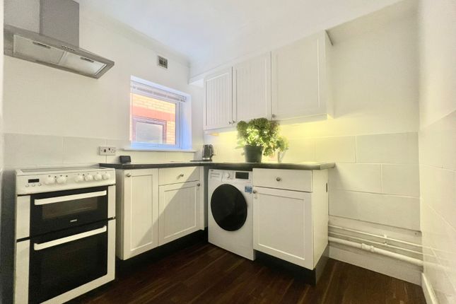 Flat 37, Wessex Court, 71, South East Road, Hampshire photo 2