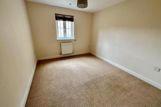 Flat for sale in Nightingale Gardens, Rugby