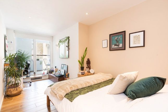 62, Bruges Place, London photo 2