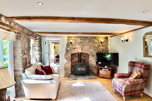 Hillside Cottage, Cwmbran photo 3