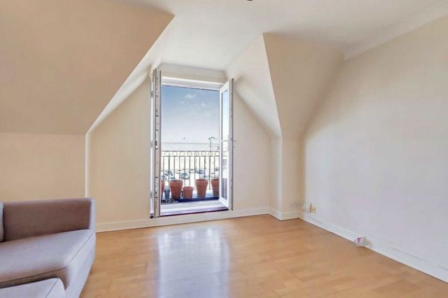 Flat 15, Willows Court, 7, Sir Cyril Black Way, London photo 2