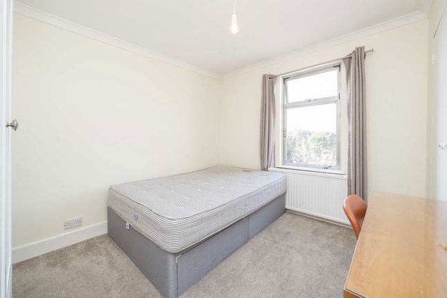 119, Ealing Road, Brentford photo 4