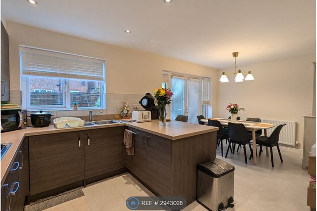 Maple Way, Roby Knowsley, Liverpool photo 4