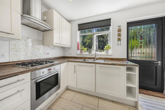 89, Friday Hill West, London photo 5