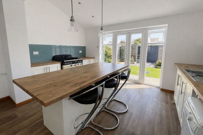 76, Melville Road, Gosport photo 3