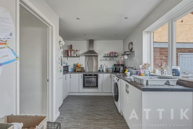 3, Lambert Close, Halesworth photo 3