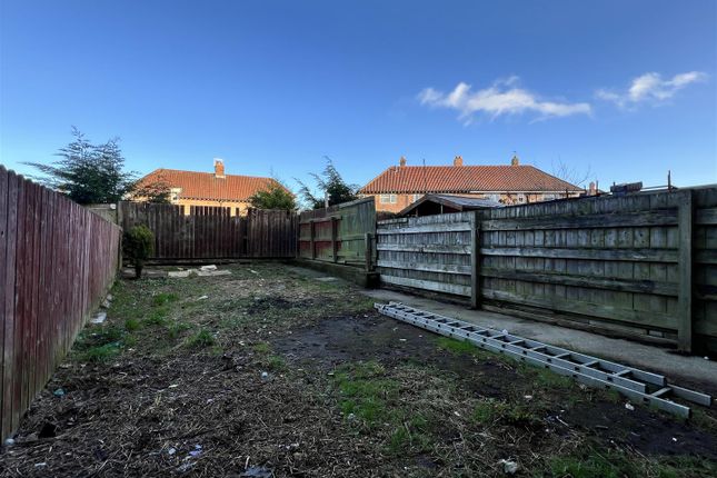 37, Colescliffe Road, Scarborough photo 2