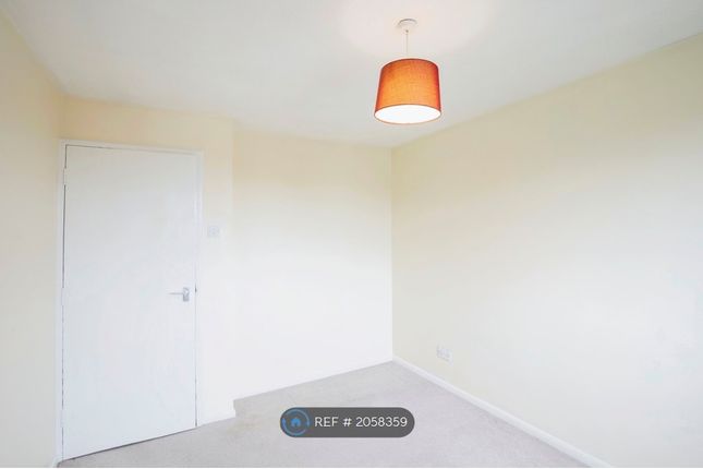 Flat to rent in Burnham Gate, Slough