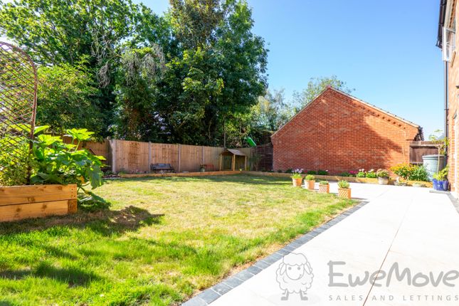 17, Blazey Drive, Wymondham photo 2