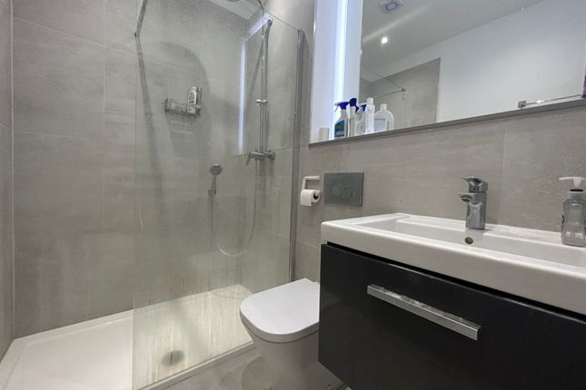 Flat 3, Duval House, West Drayton photo 4