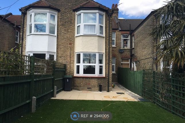 Woodside Gardens, London photo 2