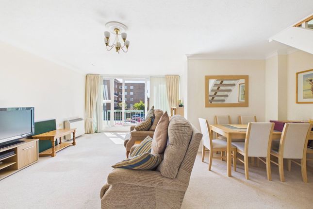 17, The Rowans, Worthing photo 3