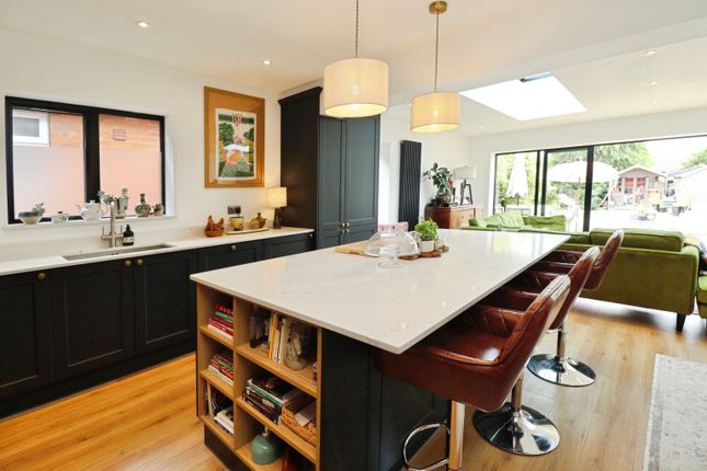 145, Bunkers Hill, Lincoln photo 3