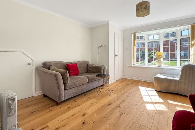 23 Westwood Close, Cowes photo 2