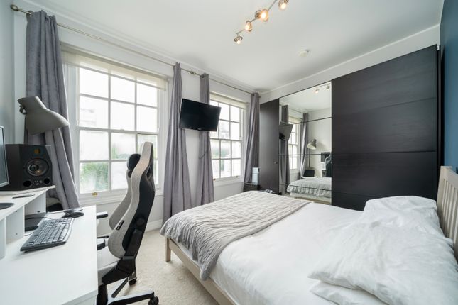 Tollington Road, London photo 3