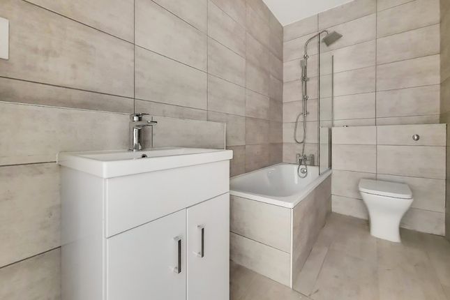 348, Dollis Hill Lane, London photo 5