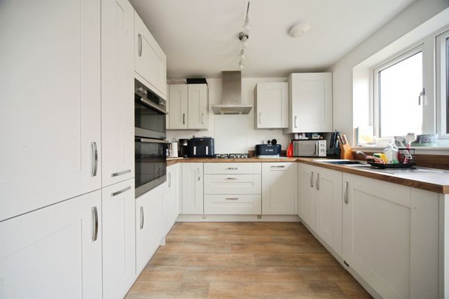 10, Ashington Way, Dunstable photo 4