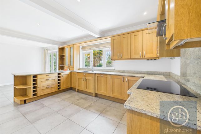 Crofton, The Uplands, Ruislip photo 2