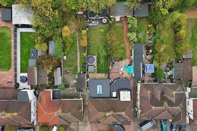 Lancaster Drive, Hornchurch photo 3