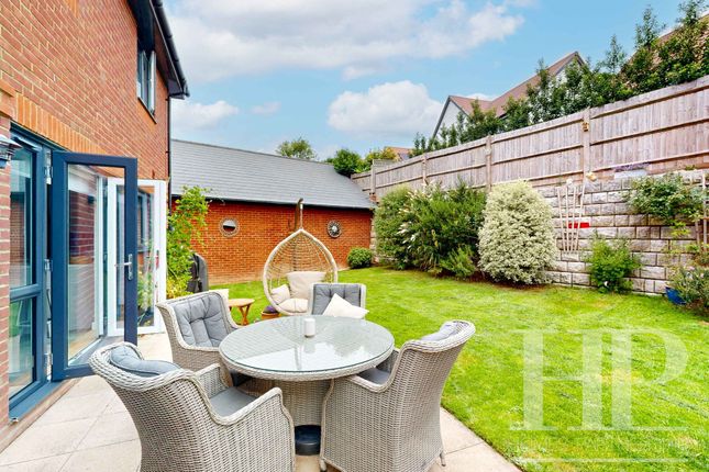 5 Buckingham Gate, Haywards Heath photo 2