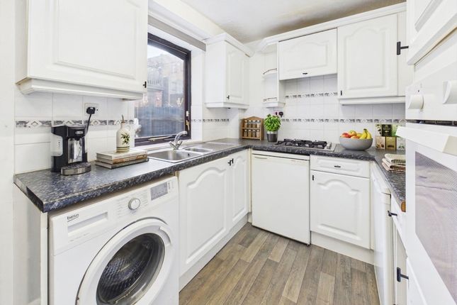75 Landmere Gardens, Nottingham photo 4