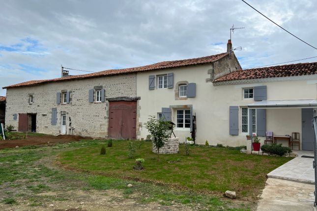 Thumbnail Detached house for sale in Taillant, Poitou-Charentes, 17350, France