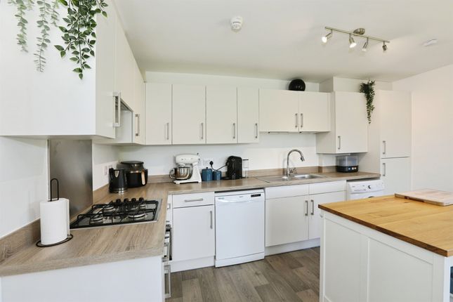 79, Icarus Avenue, Burgess Hill photo 4