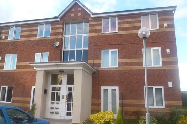 Flat to rent in Angora Drive, Salford, Manchester