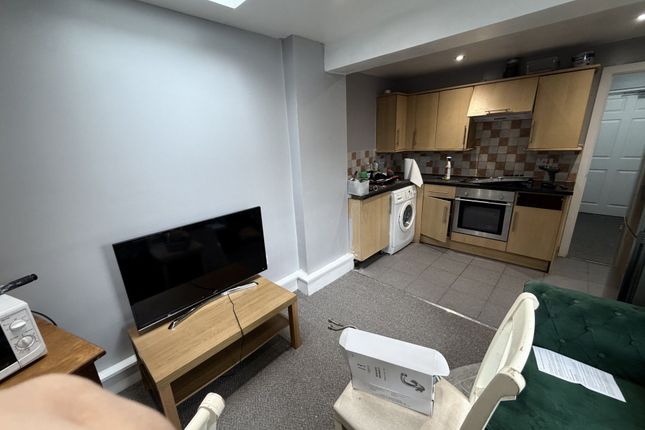 16 Adelphi Street, Flat 2-FM, PRESTON photo 2