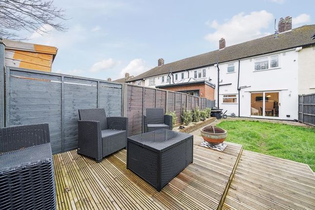 Terraced house for sale in Sparrows Lane, London
