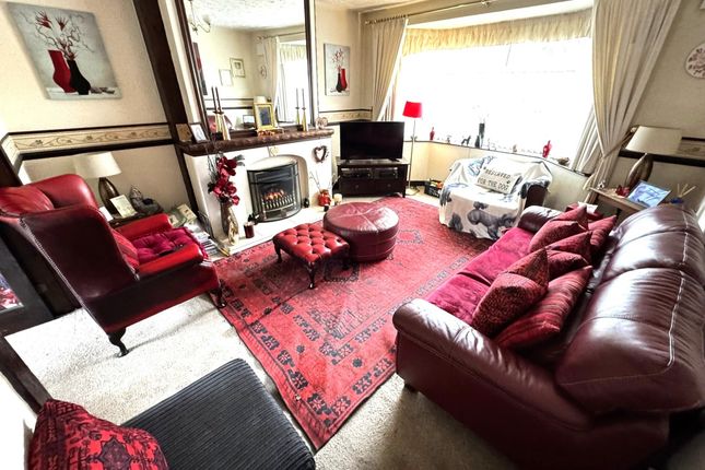 48 Jones Road, Willenhall photo 2