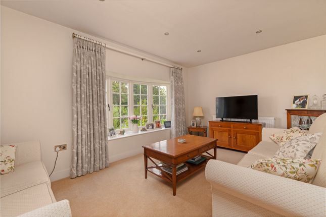 Sitting Room / Bed 5