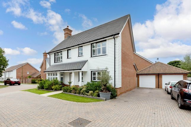 Thumbnail Detached house for sale in Huntley Mews, Southwater