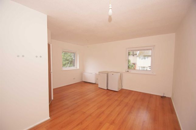 37, Newhall Green, Leeds photo 2